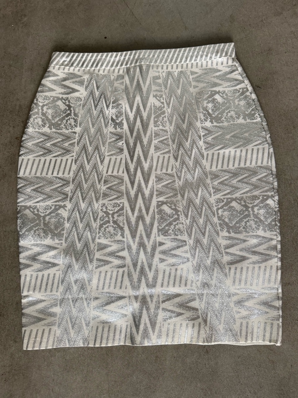 Women's Patterned Gray and White Pencil Skirt